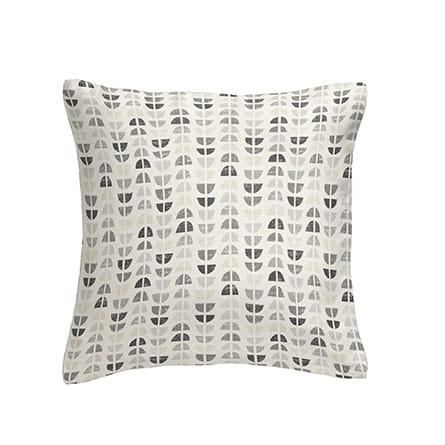 Piped cushion