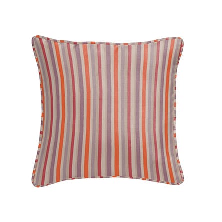 Piped cushion
