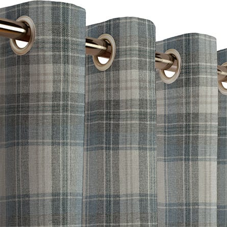 Eyelet curtain