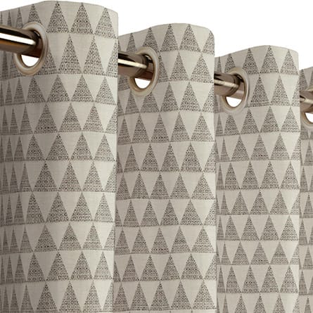 Eyelet curtain