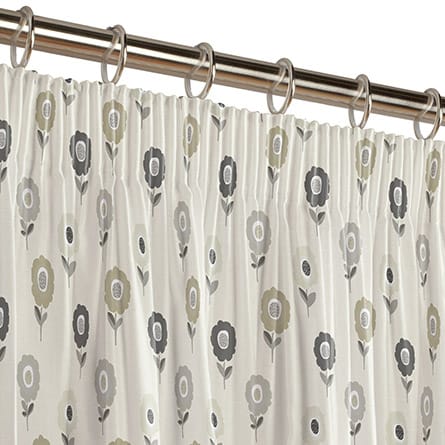 Pencil heading curtain