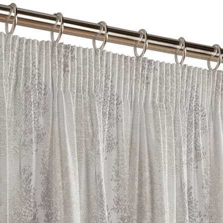 Pencil heading curtain